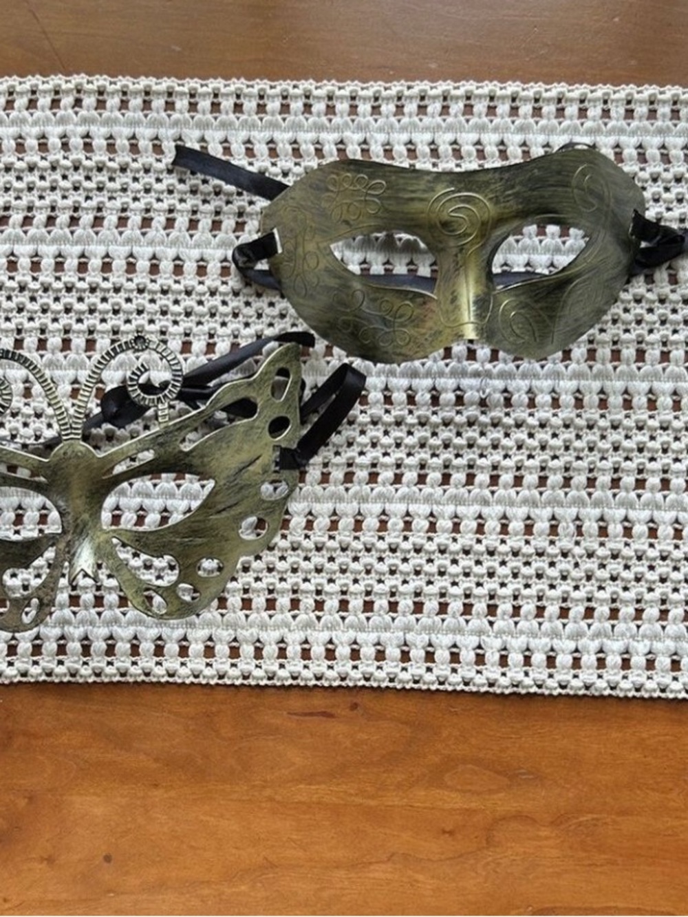 Gold Butterfly and Venetian Mask Set Easy Tie Ribbons Resin Plastic Comfortable